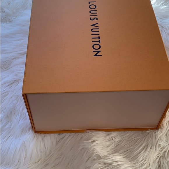 Authentic Extra Large Louis Vuitton Gift Box - Picture 3 of 14